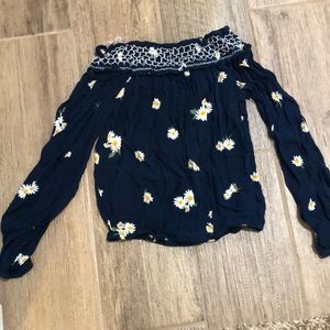 Off the shoulder Aeropostale top, navy blue with flowers, size xs